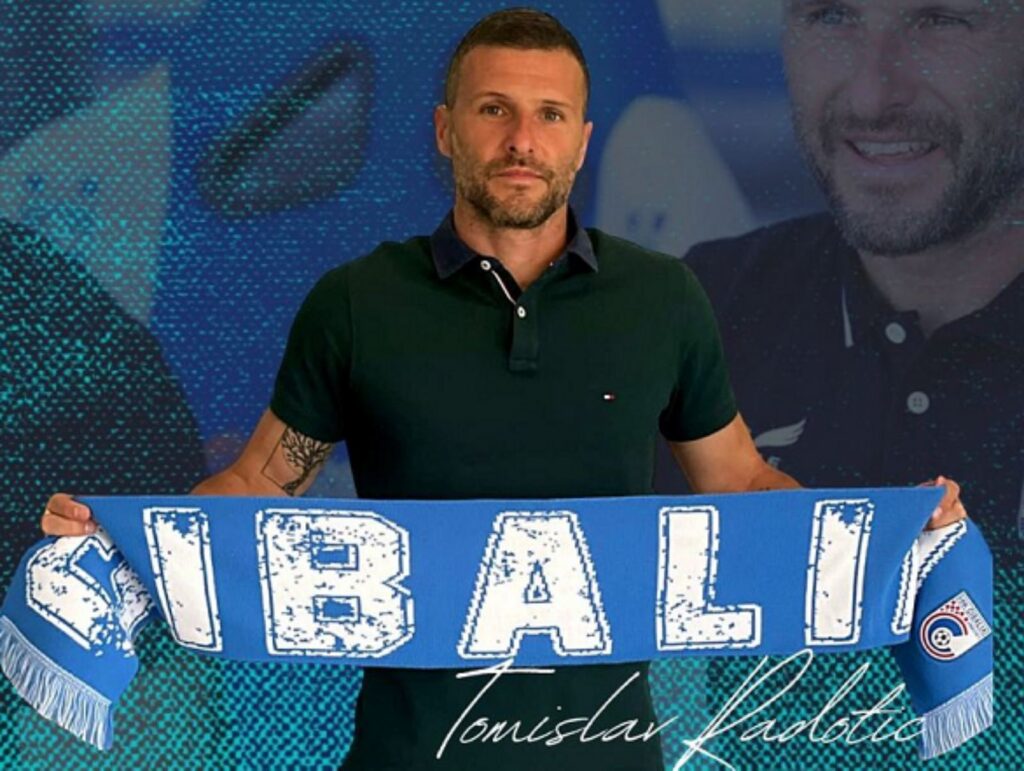 Radotić iznenada napustio klupu Cibalije