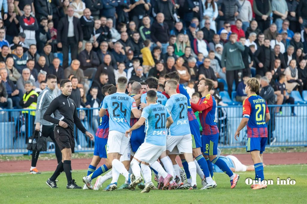 Hrabra Cibalia, glasni Ultrasi i nedorasli sudac!